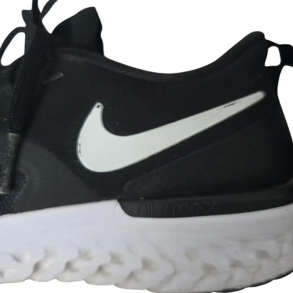 Nike Odyssey React Flyknit Womens Running Shoes Black White Size 7‎ VTM AH1016